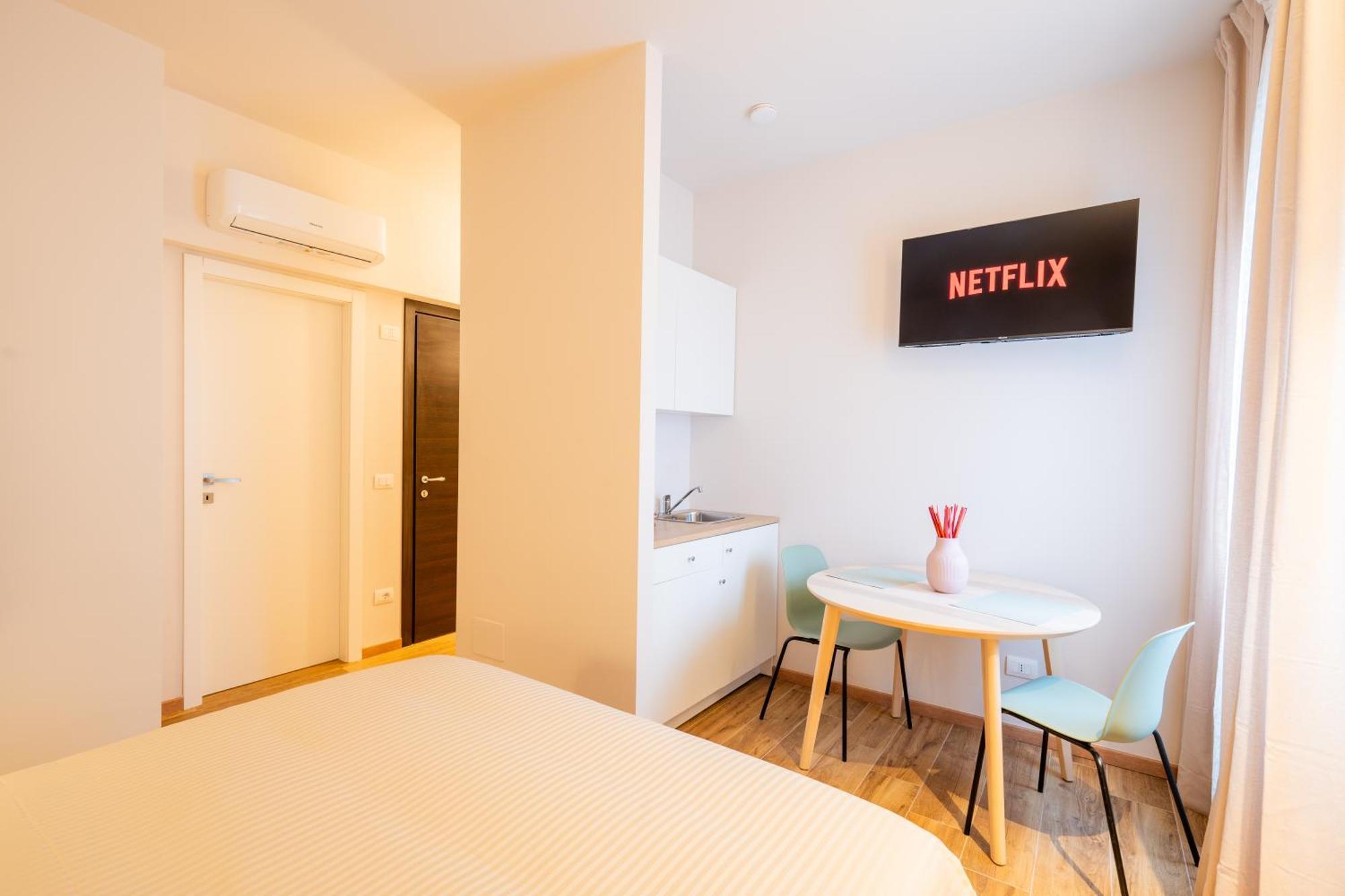 Palmanova Suites Milan Exterior photo